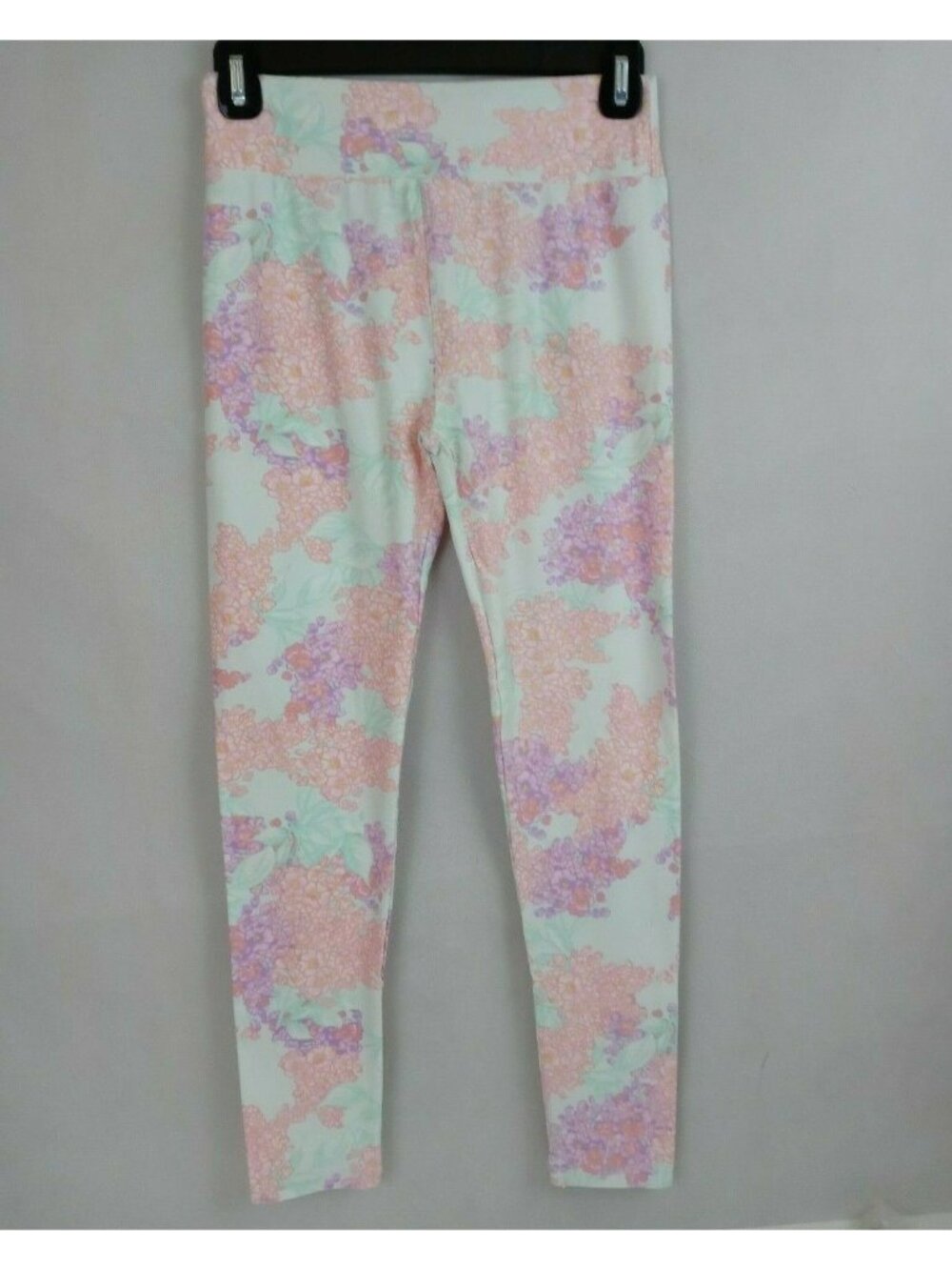 New LuLaRoe One Size Leggings Light Green,Pink,& Purple W/ Spring Floral Design